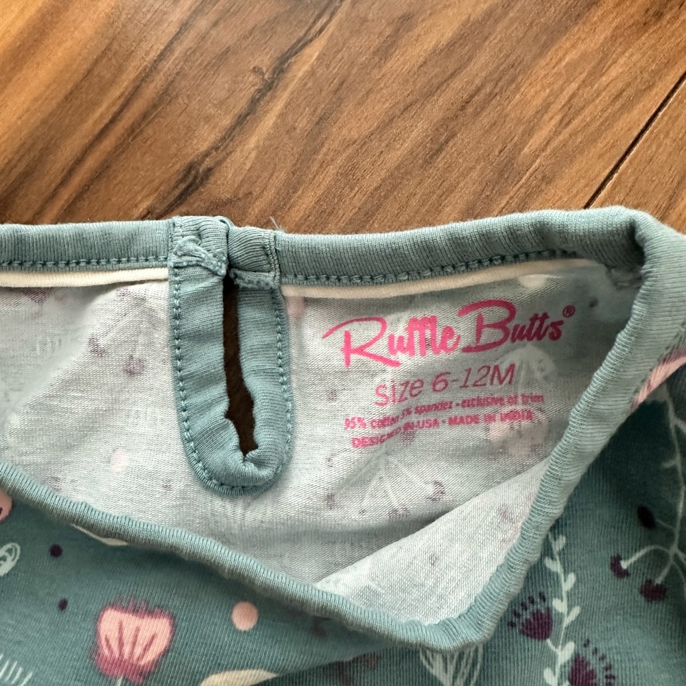 EUC ruffle butts set 6-12 months - Picture 2 of 3
